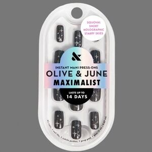 Olive & June Maximalist Press-On Nails Starry Skies Holographic Squoval Short